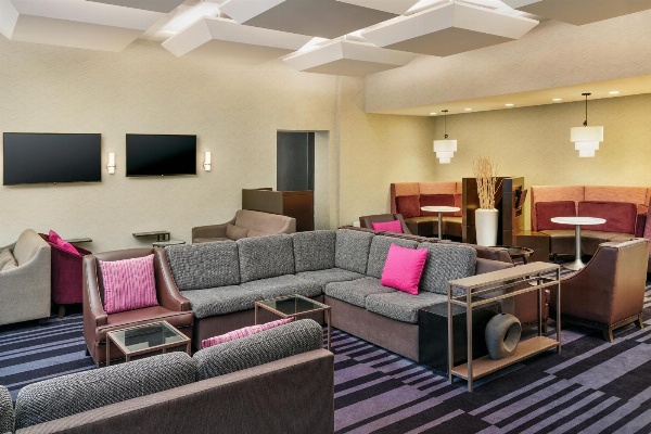 Courtyard by Marriott New York JFK Airport image 3