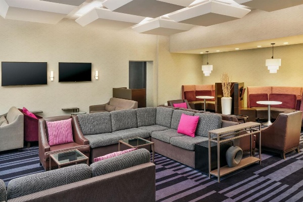 Courtyard by Marriott New York JFK Airport image 6